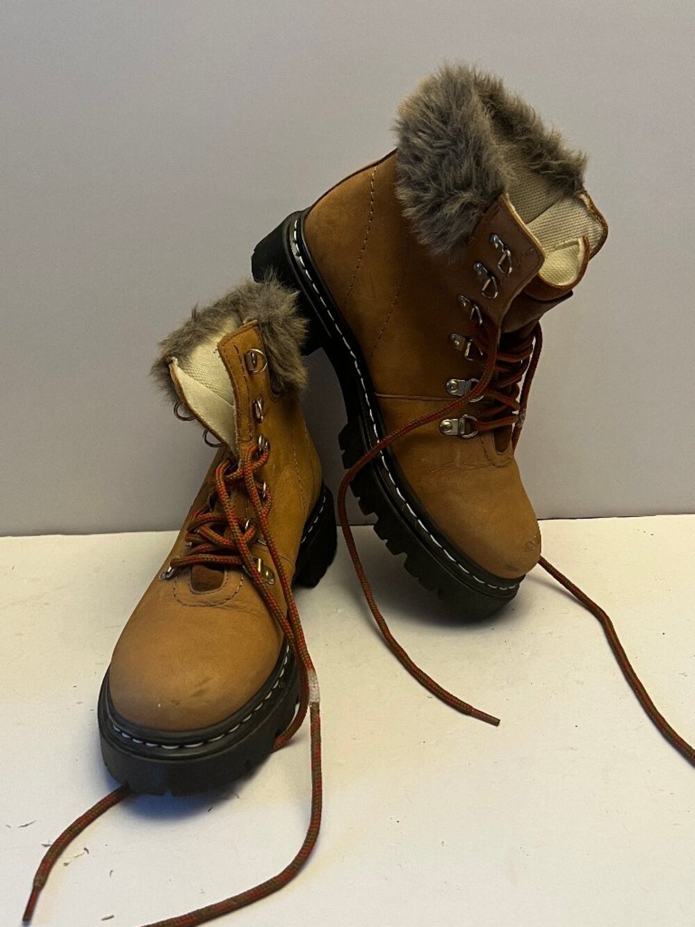 IN Tan Faux Fur Collar Lace-Up Combat Winter Boots EU 38 / US 7.5